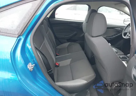 2012 Ford Focus Se z USA, uszkodzony, nr VIN 1FAHP3F23CL447469